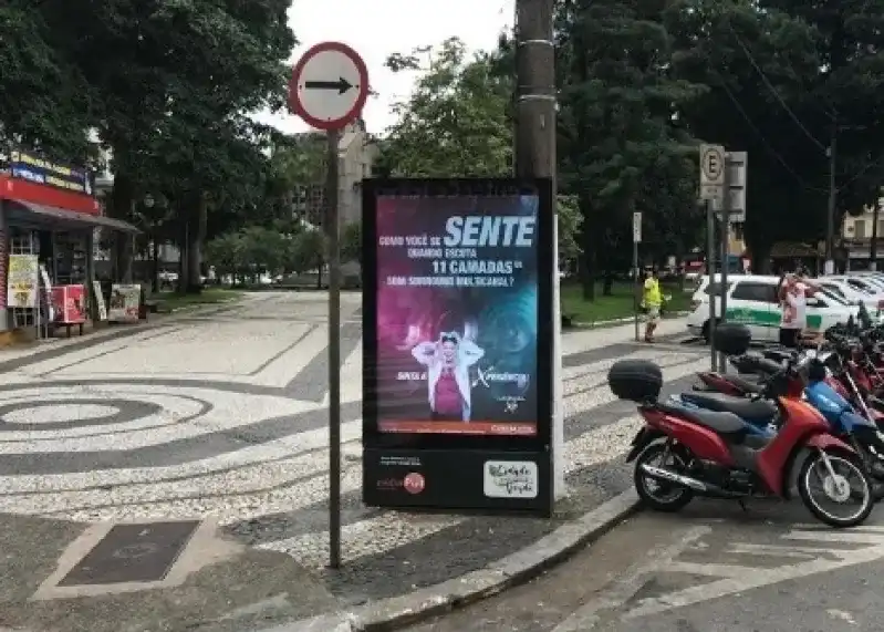 pontos de ônibus publicidade abrigo em osasco